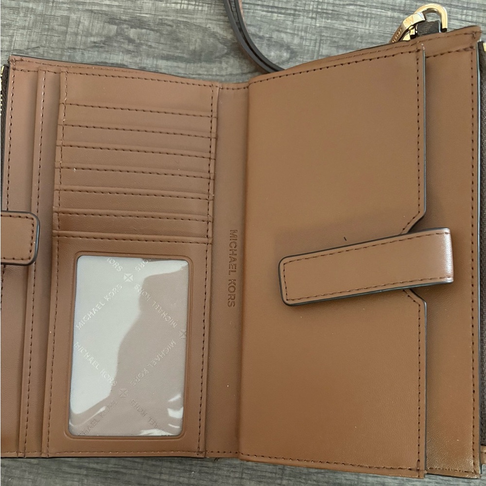 Michael Kors Tan Leather Wallet Classic Design